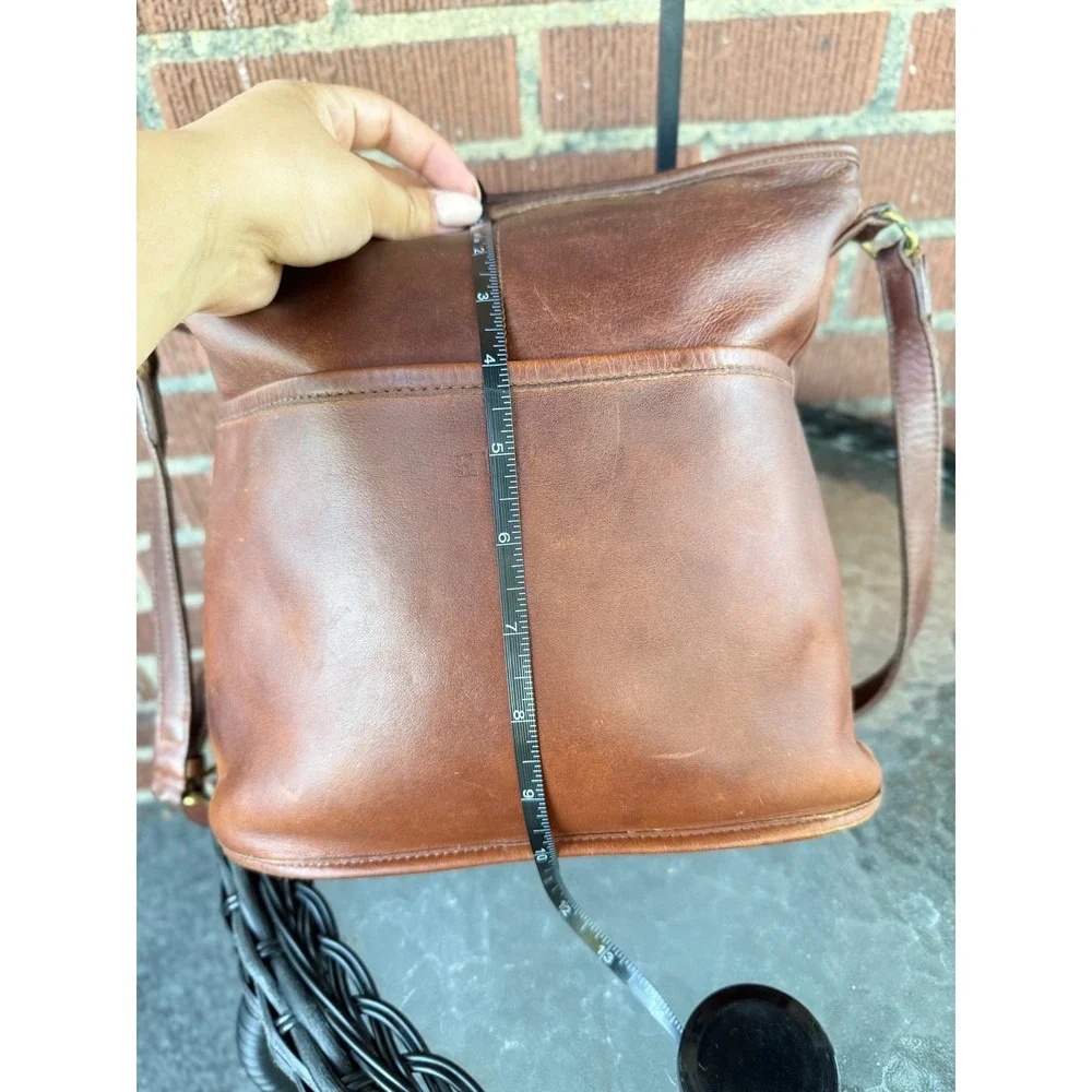Vintage 1970-1980s Coach Brown Bucket Bag Medium Zip Top